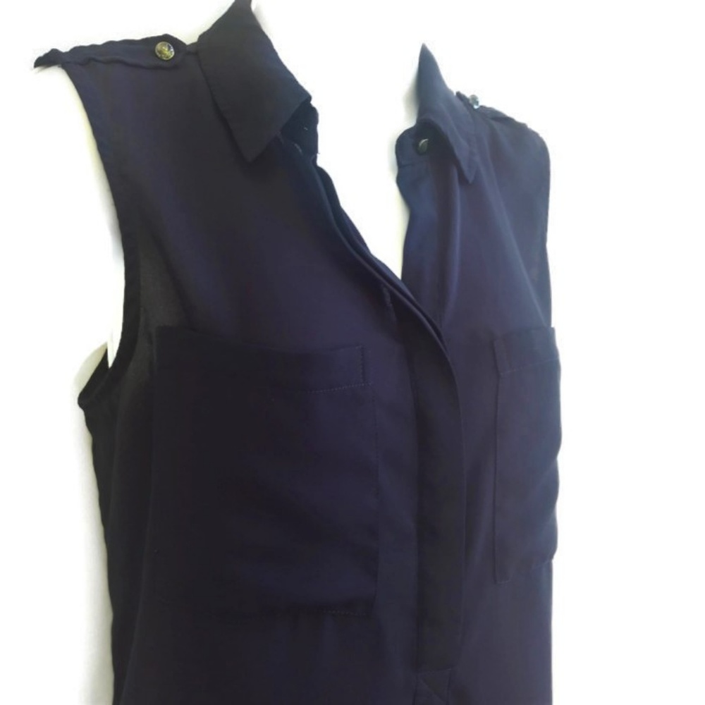 Carmen Marc Valvo Dark Navy Blue Blouse Sleeveless Button Front Hi Low Pockets S